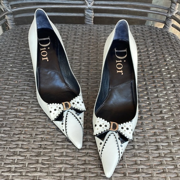 Christian Dior White/Black Leather And Patent Studded pumps - Picture 7 of 15
